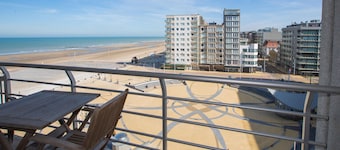 Stylish Stay w/ Sea Views