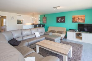 Smart TV, DVD player