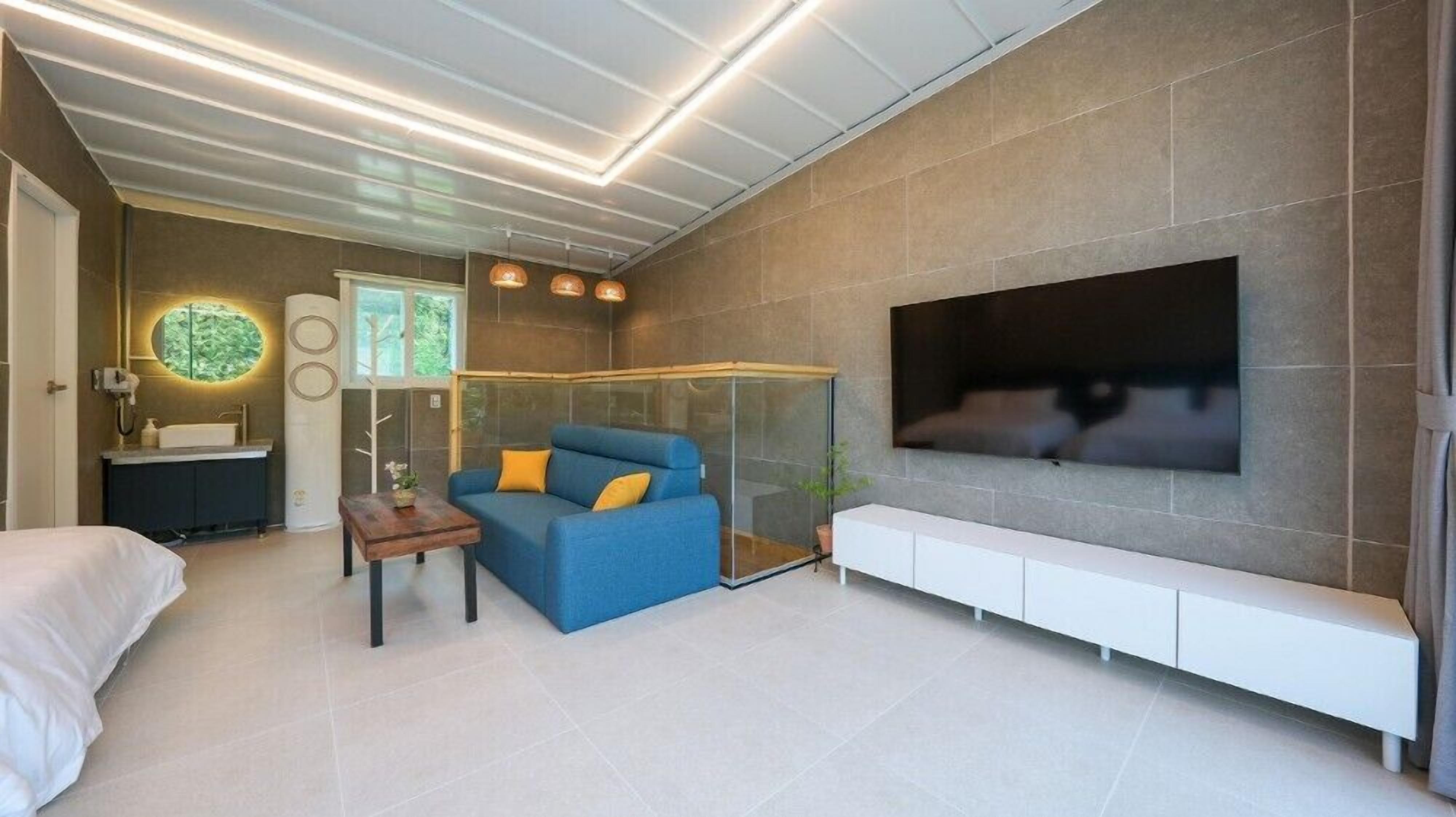 Room (A1)