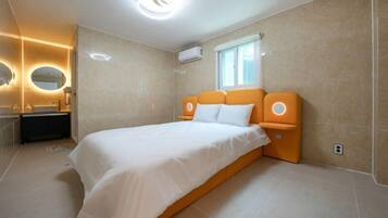 Room (D)