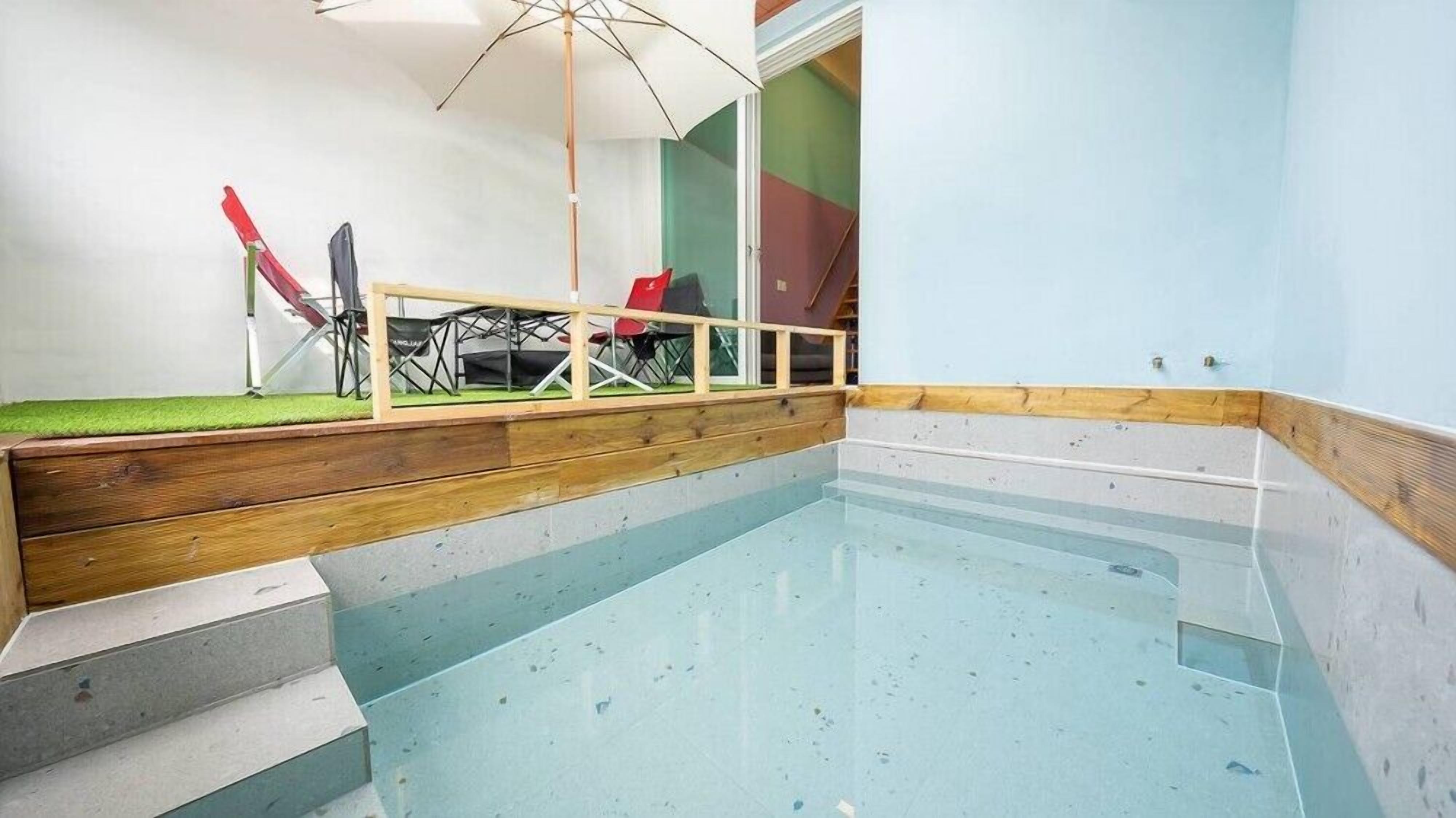 Room (Pool Villa C) | 1 bedroom