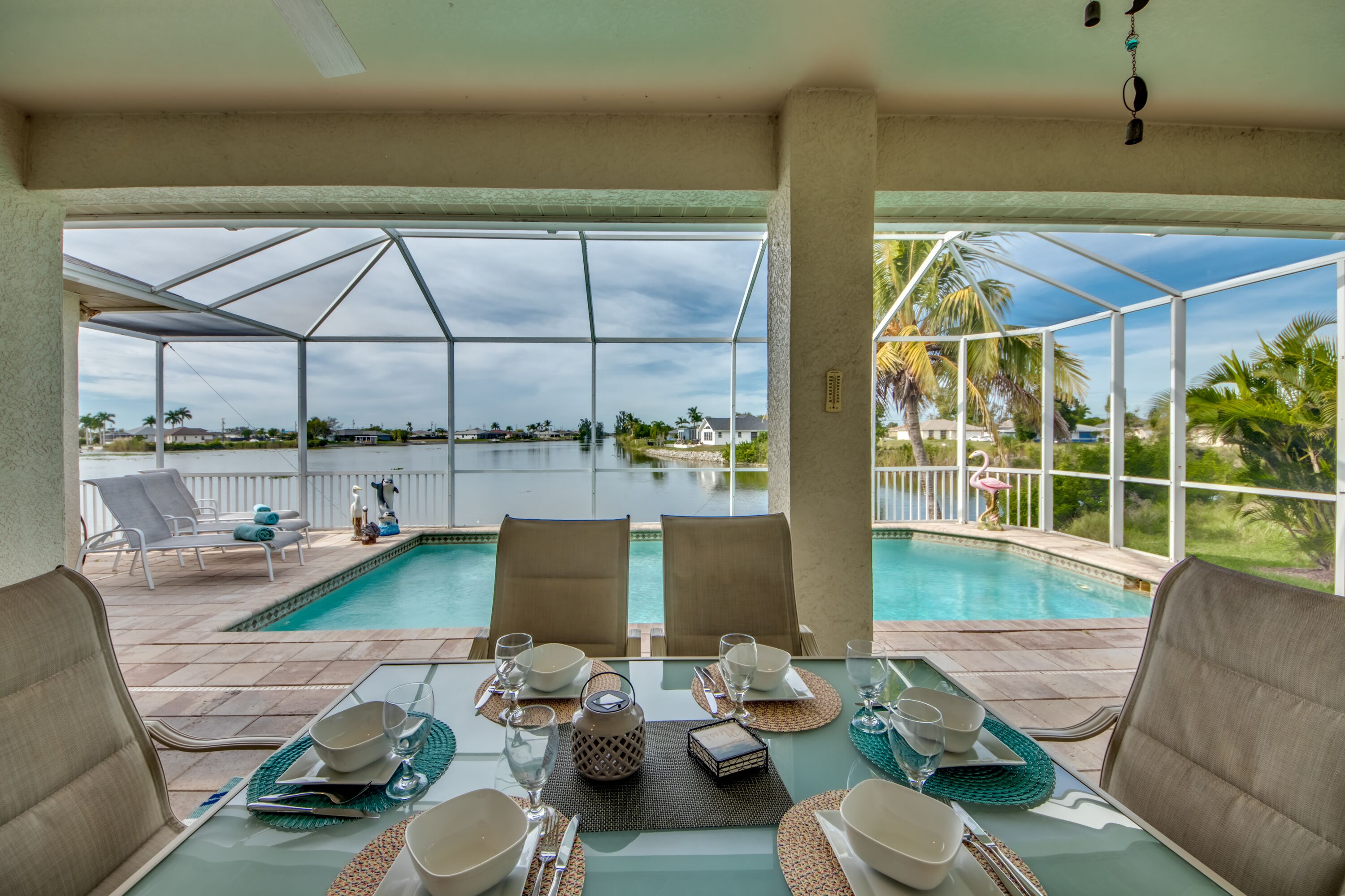 4 Bedroom Lakeview House with gorgeous sunsets