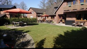 Garden view - Hotel Restaurant Hillmers Hoff (Undeloh)