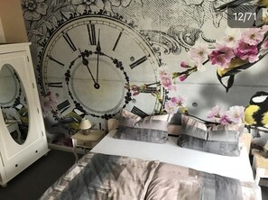 Basic Double Room Single Use | Desk, free WiFi, bed sheets