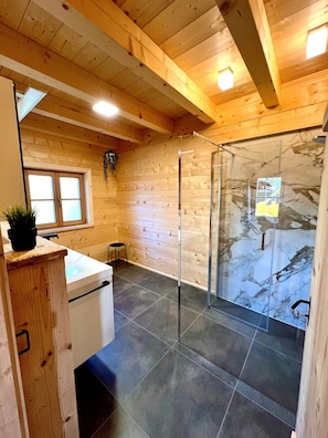 Shower, free toiletries, hair dryer, towels