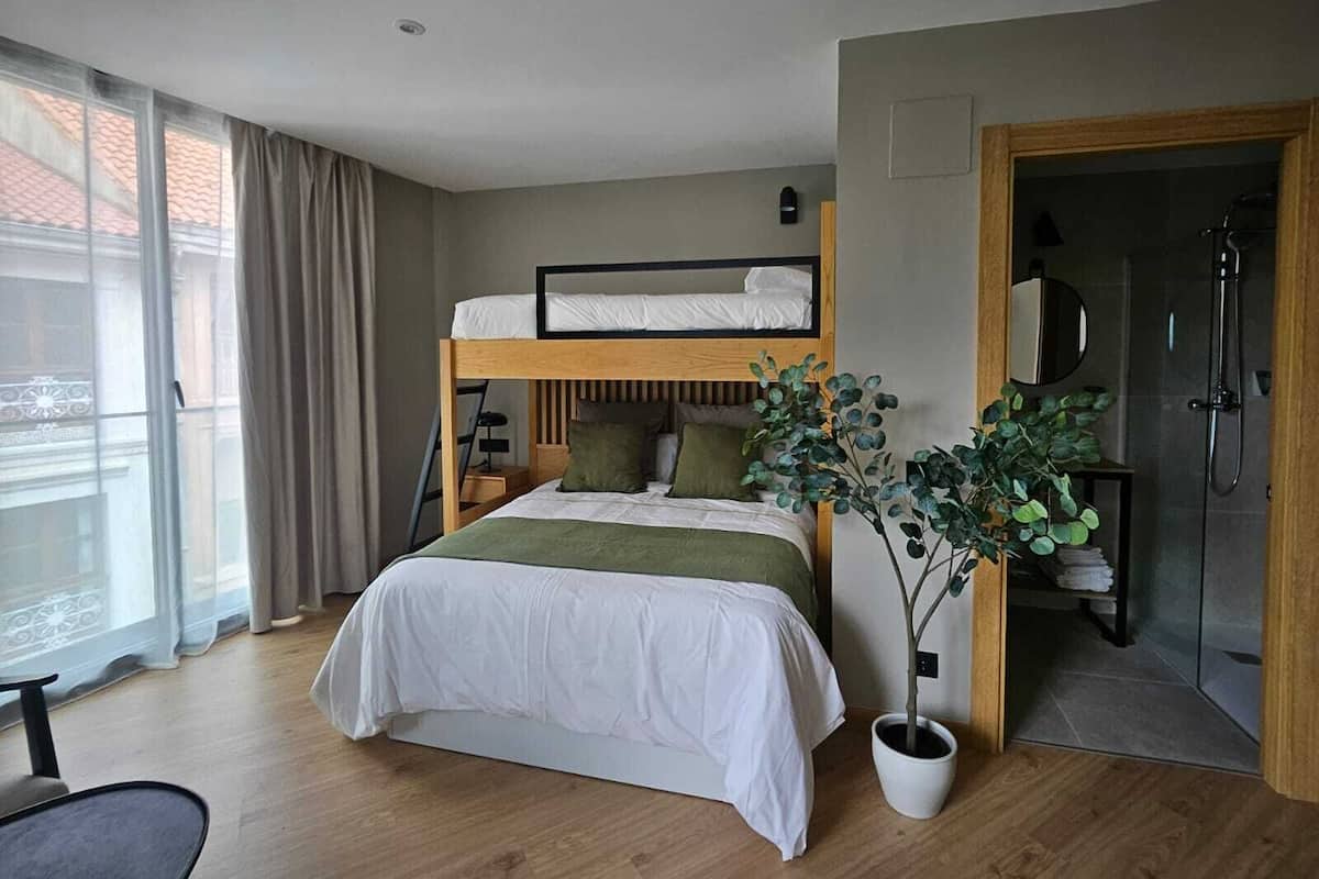 1 bedroom, iron/ironing board, free WiFi
