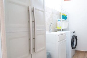 Dusche, Haartrockner, Bidet, Handtücher