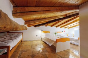 3 habitaciones, tabla de planchar con plancha y wifi gratis