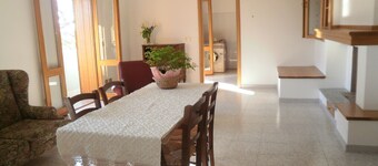 Scalas House - Three Bedroom Apartment, Sleeps 6