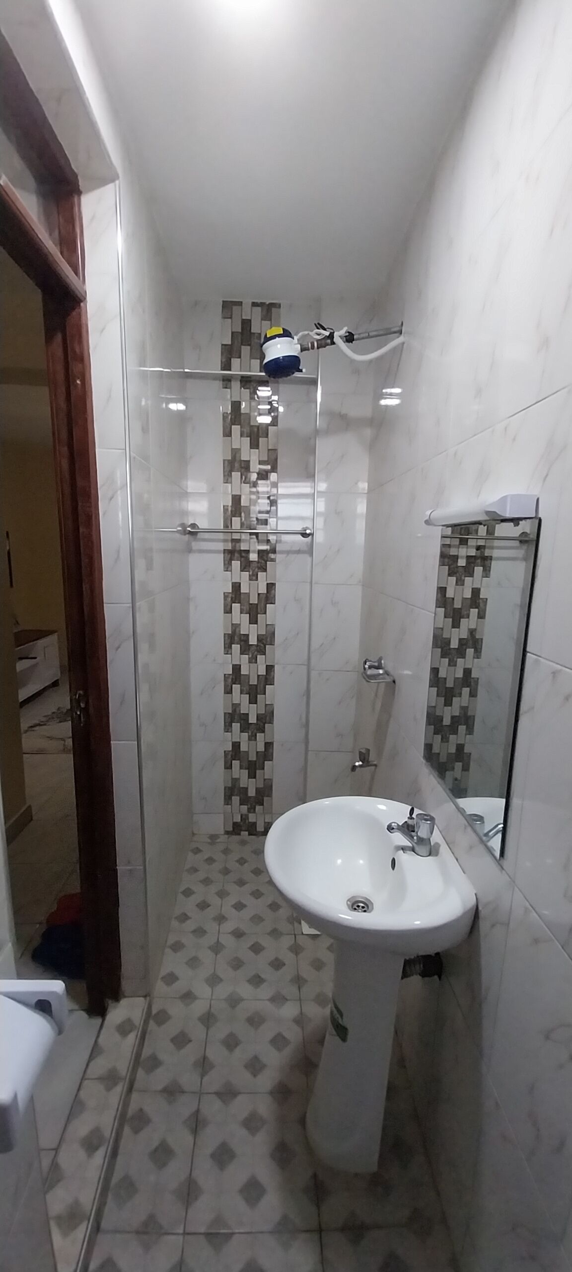 Toallas, jabón, papel de baño 