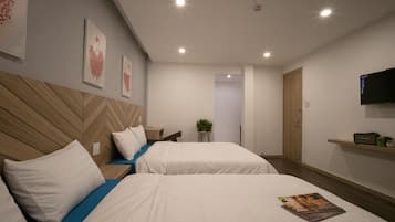 Panoramic Room, Multiple Bedrooms | In-room safe, blackout curtains, soundproofing, free WiFi