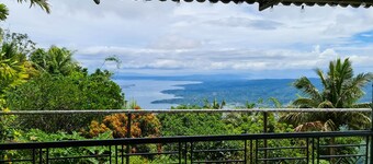 Tagaytay Overlooking Taal, Fast Wi-Fi, Free Parking