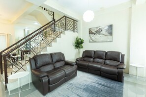 Smart TV, stereo, computer monitors