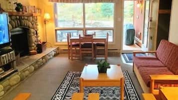 Televisión, chimenea