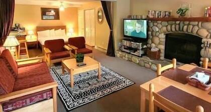 Horsethief Ski In Out Studio / Fireplace / Hot tub
