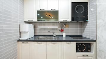 Basic Room, 3 Bedrooms (charmant) | 3 bedrooms, free WiFi
