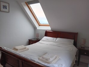 2 室のベッドルーム、アイロン / アイロン台、旅行用ベビーベッド、WiFi (無料)