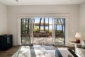 Télévision, espaces bureaux