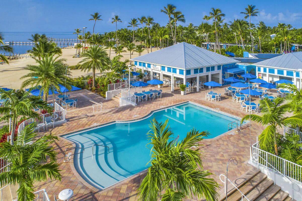 Best Location! Beachfront Property with Outdoor Pool, Pets are Welcome!