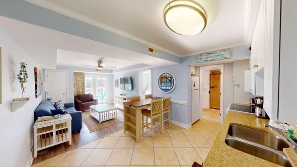 TV - At the Beach 1 Bedroom 1 Bath Summer House 1st Flr (Pawleys Island)