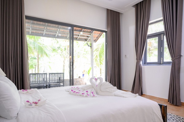 Superior Double Room Single Use, Garden View | Desk, soundproofing, WiFi (free)