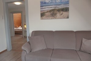 TV, livros, aparelho de som