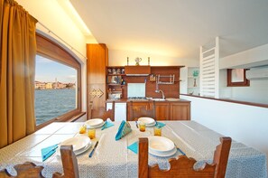 Apartment | Living area - DolceVita Apartments N. 453 (Venice)