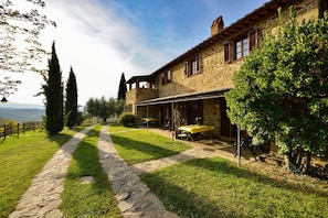 Outdoor dining - Agriturismo Malagronda - Ginestra (Citta della Pieve)