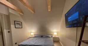1 soverom, strykejern/-brett, wi-fi (inkludert) og sengetøy