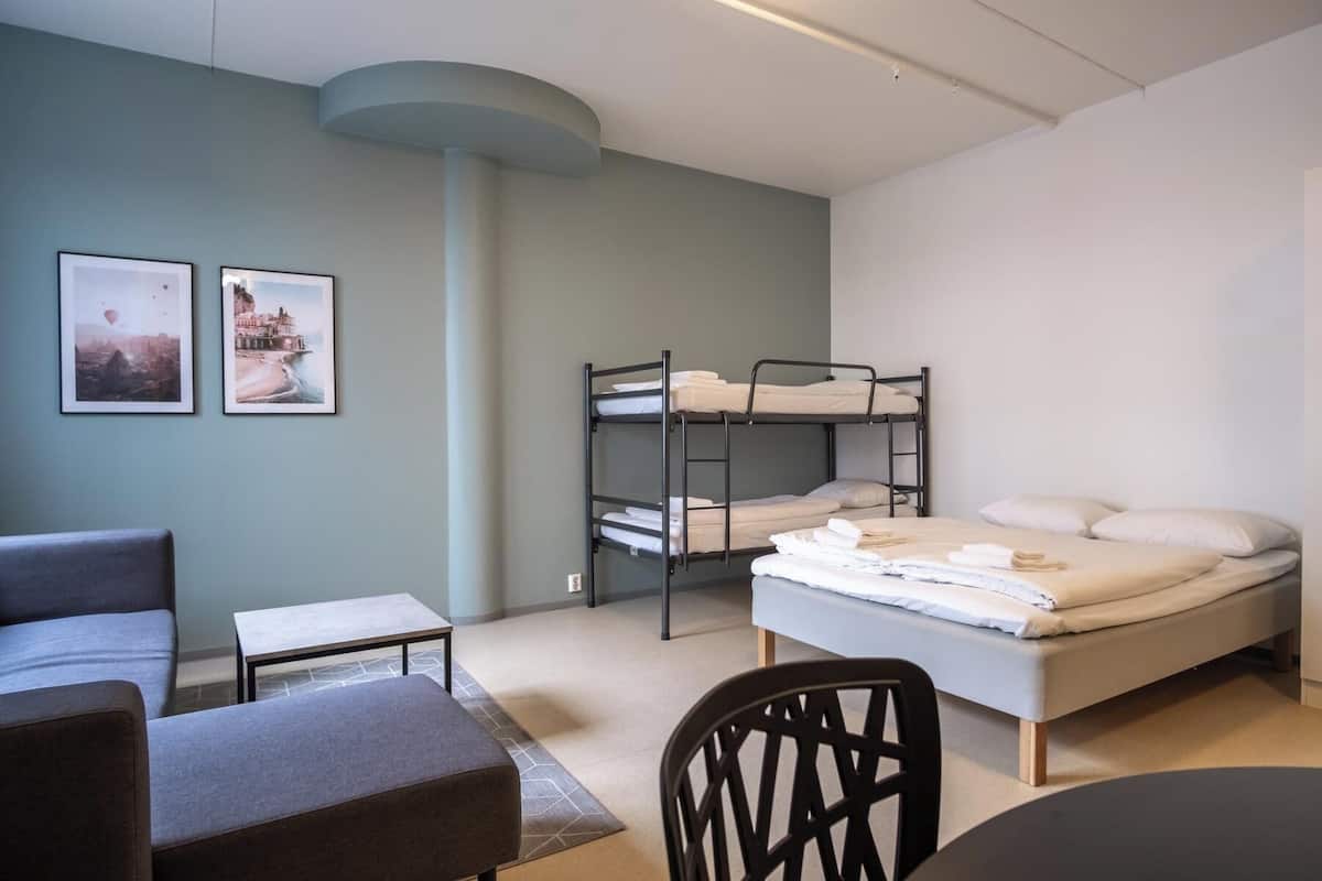 Studio apartment for four | 1 bedroom, individually decorated, blackout drapes, free WiFi