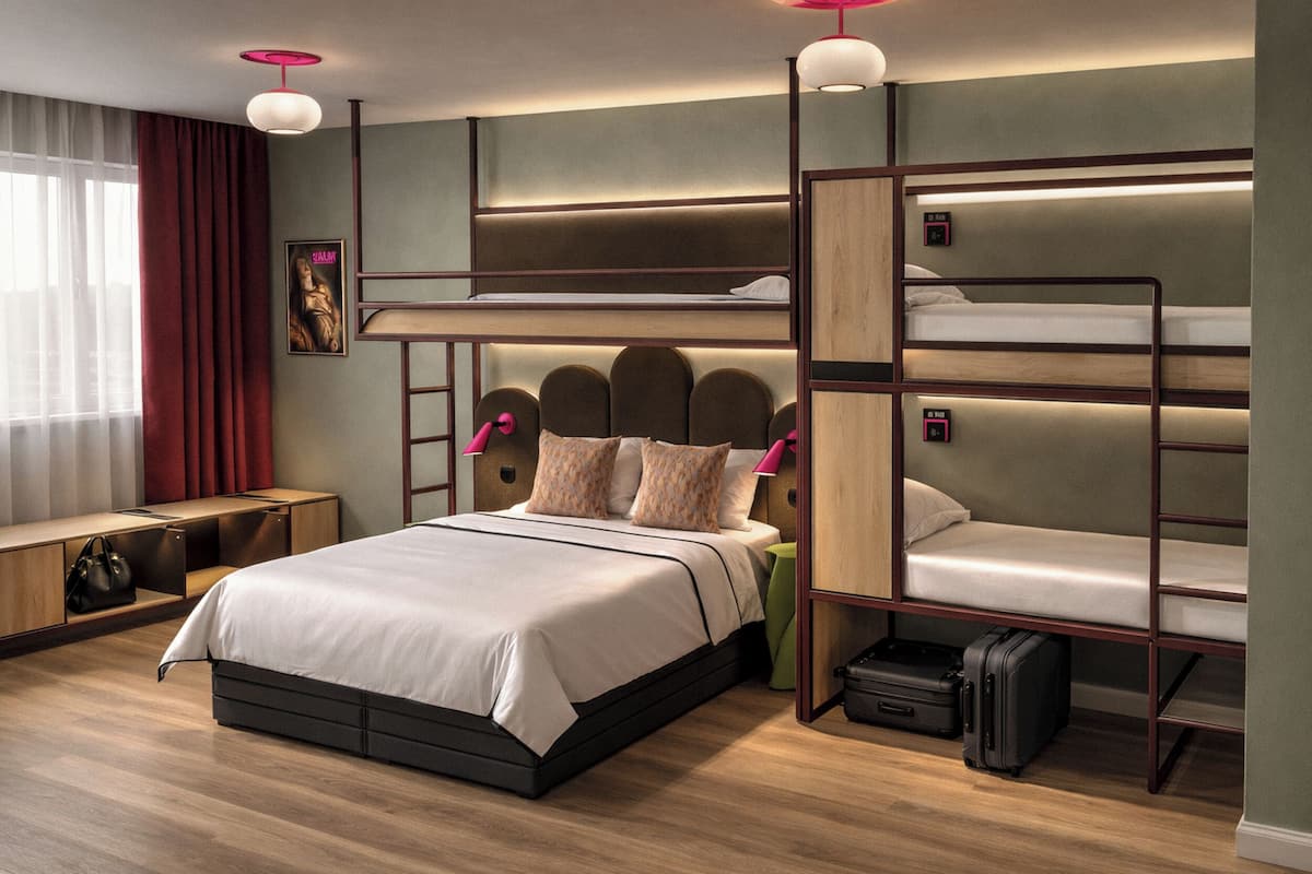 Room for 5 | Individuell inredning, mörklÀggningsgardiner och gratis wi-fi