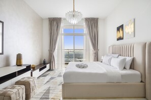 1 Schlafzimmer, Zimmersafe, Schreibtisch, Bügeleisen/Bügelbrett