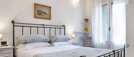 3 عدّة غرف نوم ومكتب ومكواة/لوح كي وواي فاي