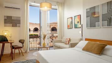 5 bedrooms, iron/ironing board, WiFi, bed sheets
