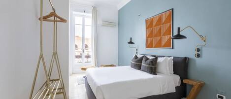 5 chambres, fer et planche à repasser, Wi-Fi, draps fournis