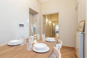 Dining - Daplace - Beatrice Apartment (Roma)