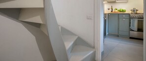 冰箱、微波炉、烤箱、炉灶