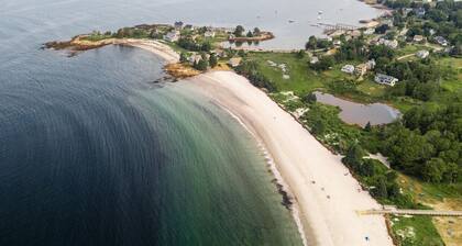 The Coastal Cottage on Pemaquid Beach by Rocky Coast Rentals