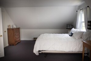 3 habitaciones, escritorio, tabla de planchar con plancha y wifi gratis 