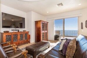 TV, fireplace, offices - Bella Sirena A701 Penthouse Amazing Ocean Views (Puerto Peñasco)