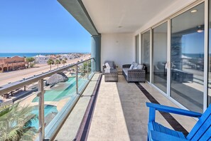 Property grounds - Modern Condo with Ocean Views (Las Conchas)
