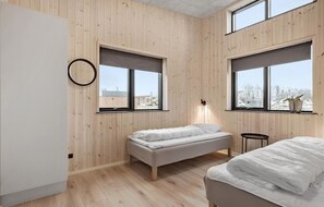 5 dormitoris, un bressol de viatge i wifi gratuïta 
