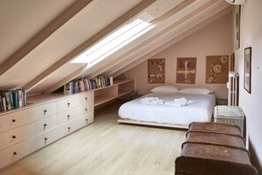 1 habitación, tabla de planchar con plancha, wifi y ropa de cama 