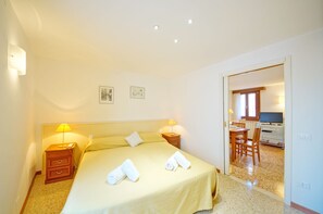 Apartment | 1 bedroom, desk, iron/ironing board, bed sheets - DolceVita Apartments N. 465 (Venice)