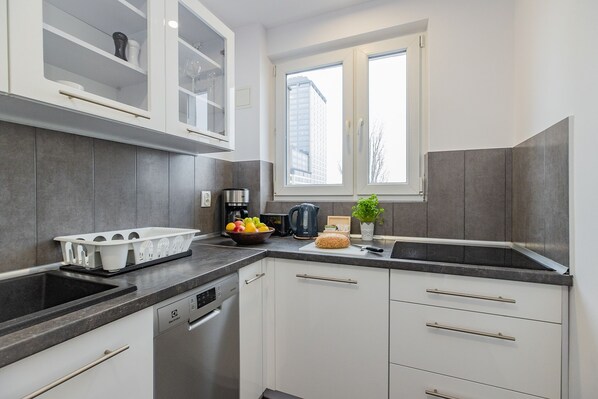 City Apartment | Private kitchen - ShortStayPoland Bonifraterska B149 (Warsaw)