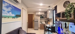 Apartment, 1 Bedroom, Accessible, Balcony | Private kitchen