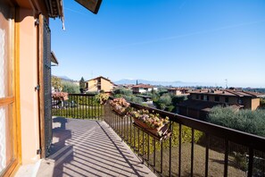 Deluxe Apartment | Terrace/patio - Appartamento Giada (Padenghe sul Garda)