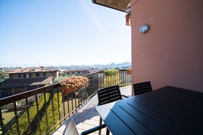 Deluxe Apartment | Terrace/patio - Appartamento Giada (Padenghe sul Garda)