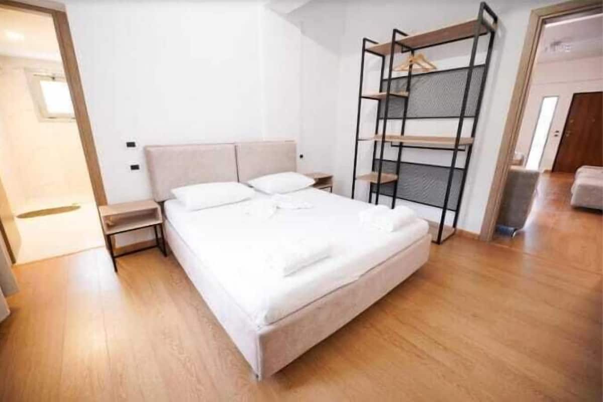 Apartment, 2 Bedrooms | WiFi (free)