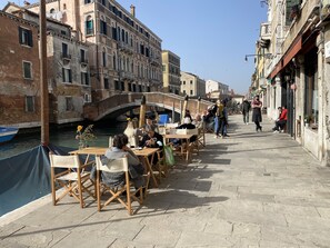 Outdoor dining - MOORS 1, NEW, BEAUTIFUL VIEW, IN HISTORIC CENTER, 3 BEDROOMS, 3 BATHROOMS, CENTRAL (Venezia)